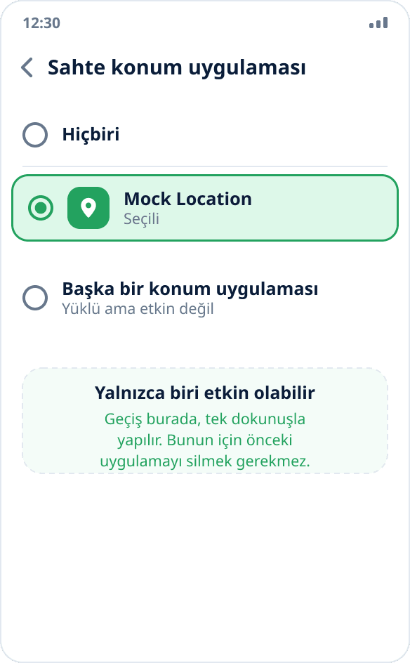 Sahte konum uygulaması listesi: iki uygulama yüklü, biri seçili — sistem yalnızca bir etkin uygulamaya izin verir